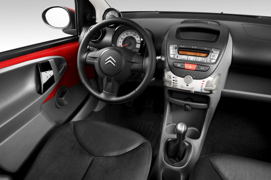  Citroen C1 5-Door 2012 года  (фото 56 из 124)